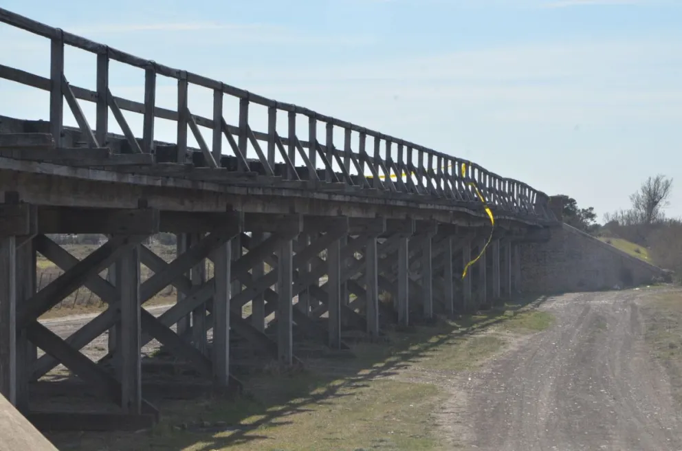 Puente Molina y Manzana Histórica, dos lugares que marcan la identidad de los viedmenses
