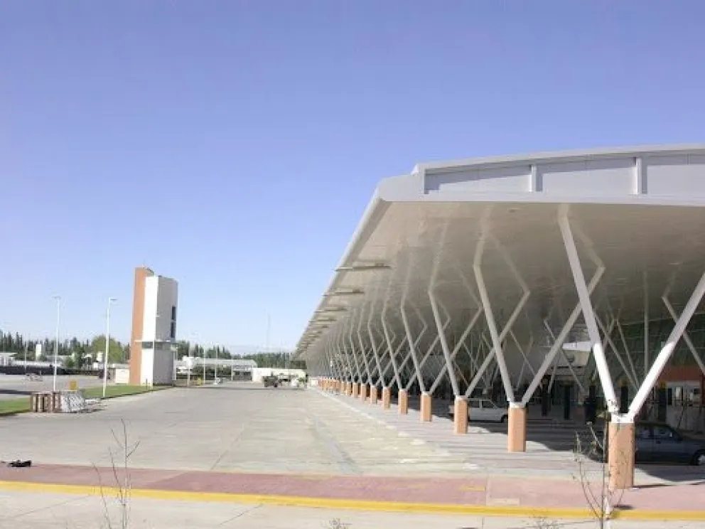 En la terminal de Neuquén, apareció la menor que era intensamente buscada en Las Grutas