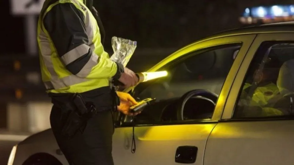 Manejaba alcoholizada y a contramano: amenazó con denunciar abuso sexual si la detenían