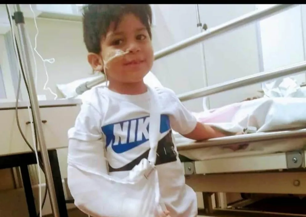El pequeño Ibrahim se recupera en Buenos Aires, luego de haber caído de un segundo piso