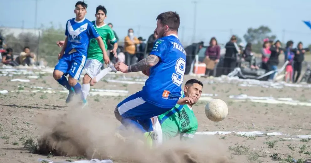 Les tiraron las orejas a los árbitros en la liga barrial de Patagones 