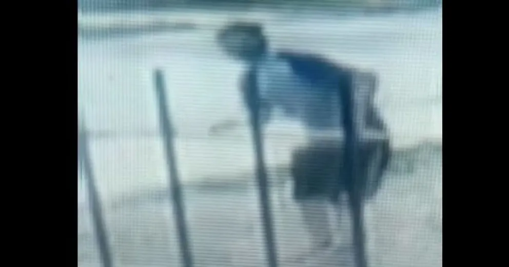 Apedrearon la casa de la familia de Huichaqueo, el penitenciario que mató a Rolando Vera