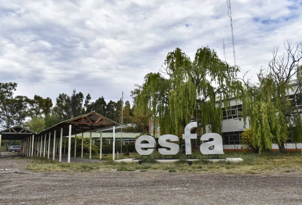 Violencia en la ESFA: La madre de una menor golpeada hizo la denuncia en Fiscalía