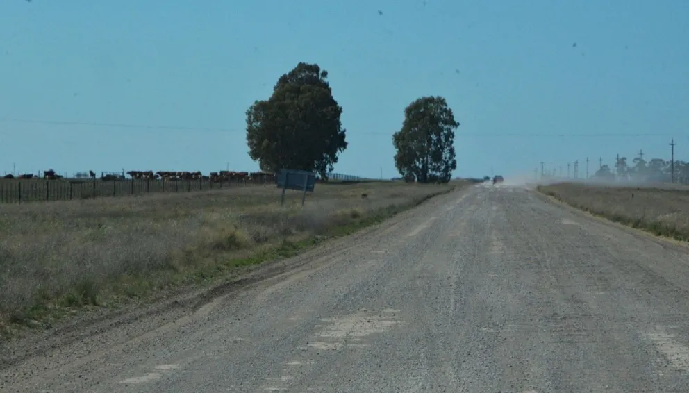 Luego de las tormentas se trabaja en el mantenimiento de calles y caminos rurales