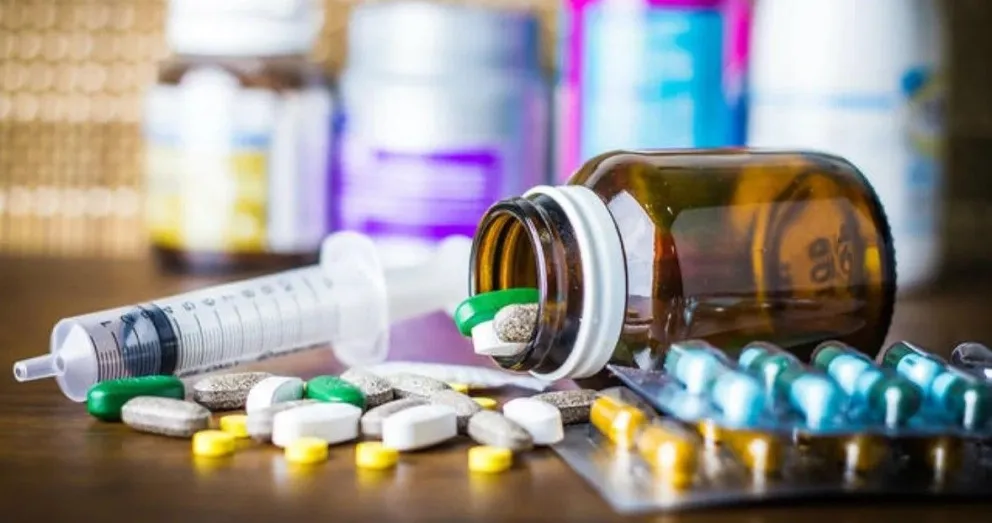 Preacuerdo entre Gobierno y laboratorios para congelar precios de medicamentos