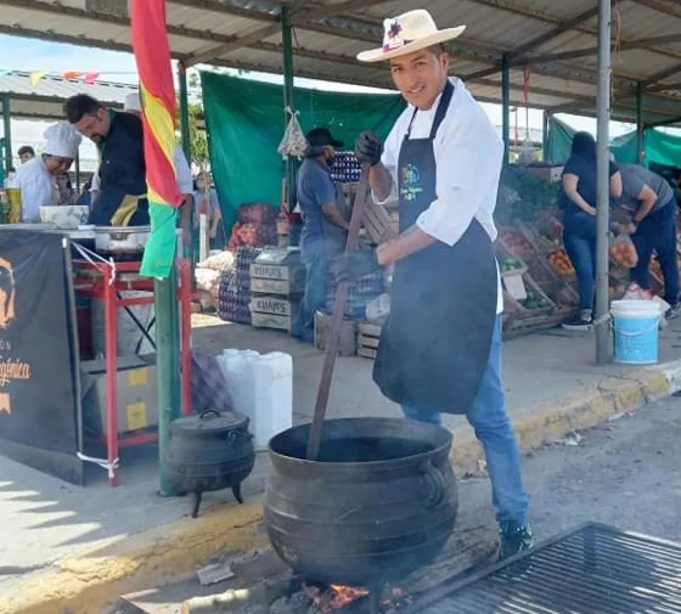 Fusión gastronómica: La Feria de Viedma quedó envuelta en aromas y sabores