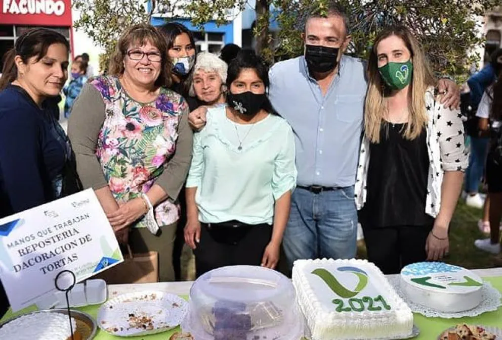 La plaza Alsina fue el escenario  para brindar apoyo municipal al capital emprendedor