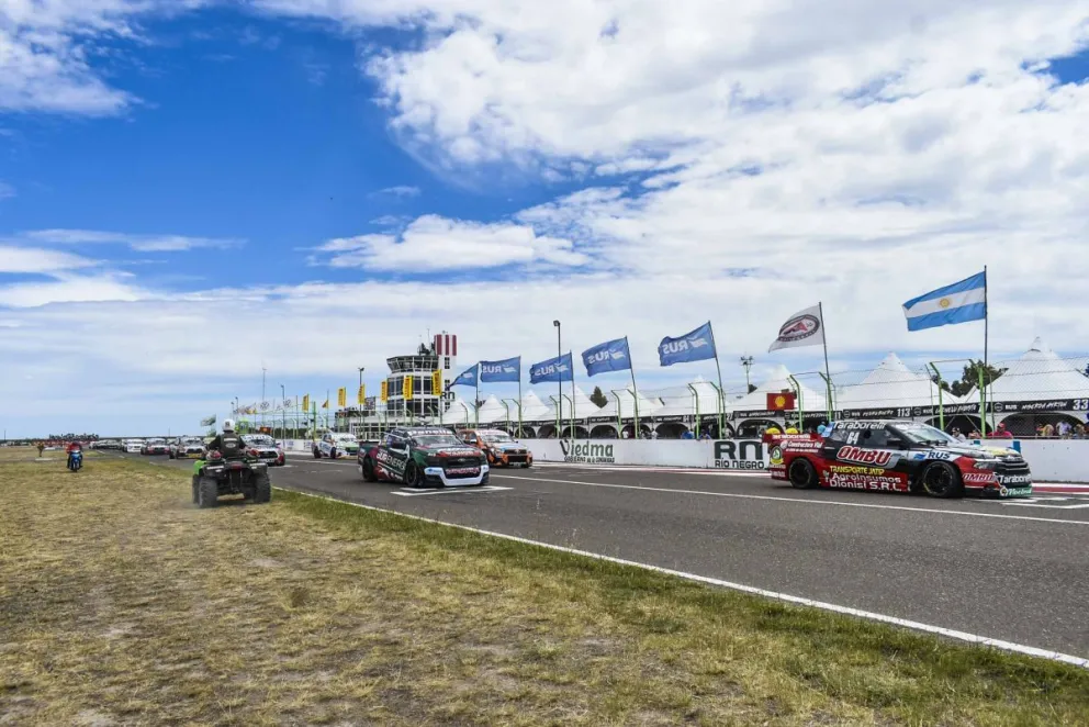 Río Negro y Viedma pican en punta con el TC y el verano, según Vélez