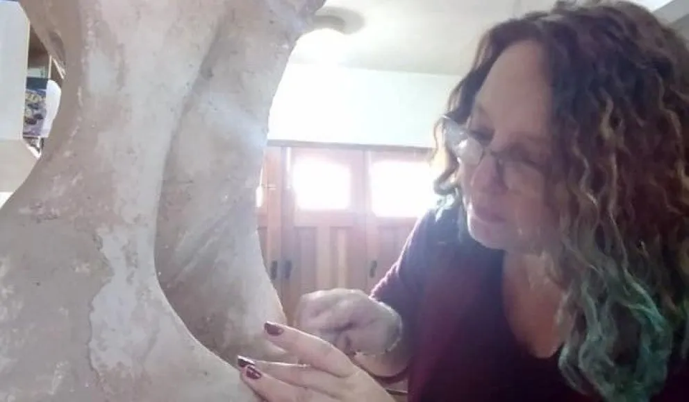 Eugenia Spagnoletta celebra su trayectoria en la Escuela de Arte con una exposición 