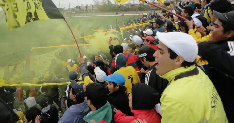 Santo-Lavalle: buscan que el clásico más popular de Viedma se juegue en cancha cerrada