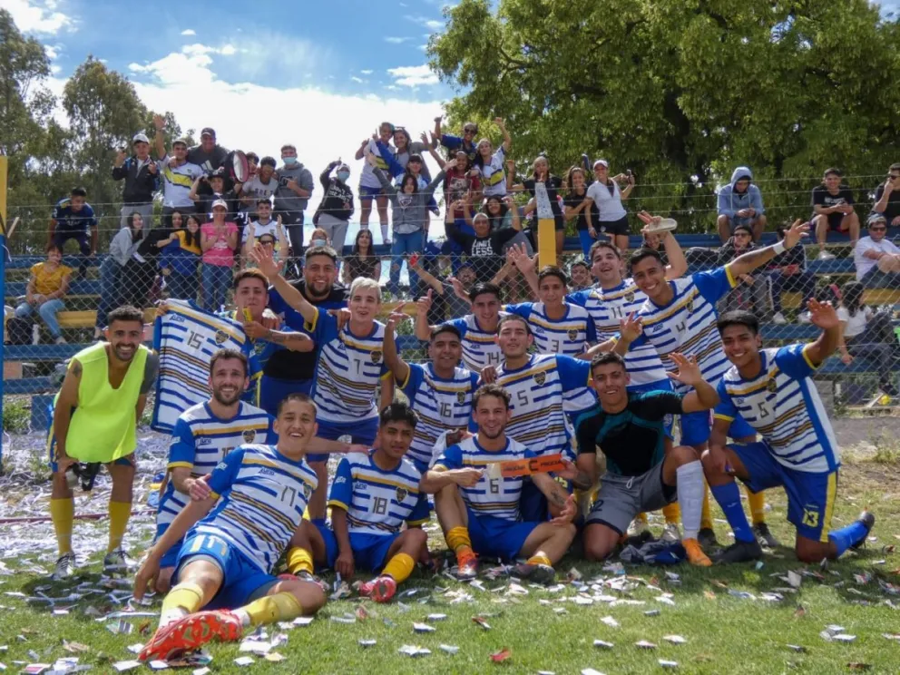 Peña Azul y Oro goleó y se consagró