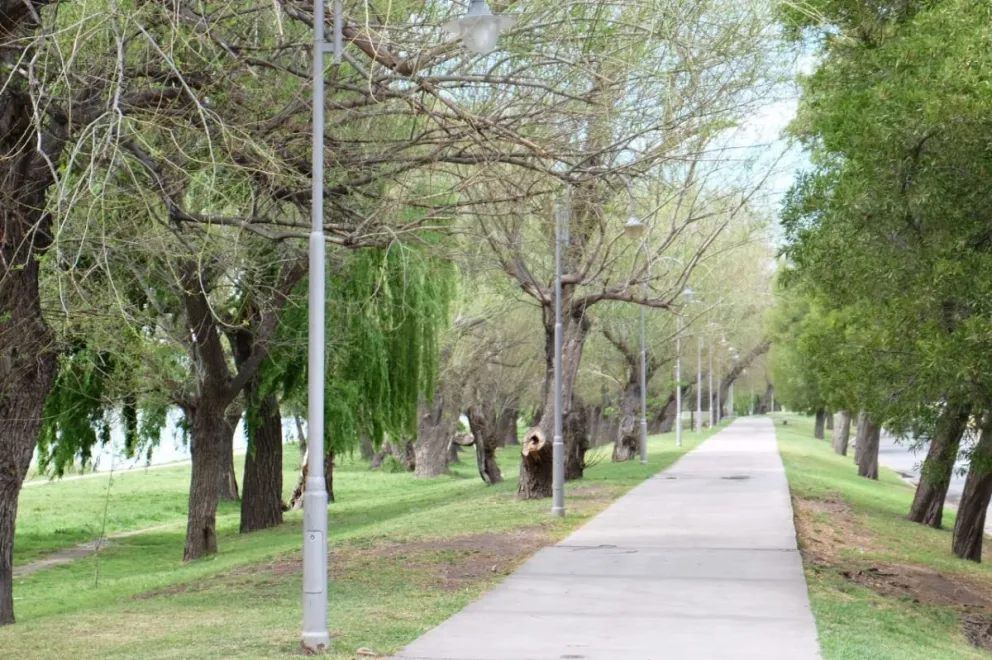 Ya se pueden afectar varios espacios de la costanera para construir paradores turísticos