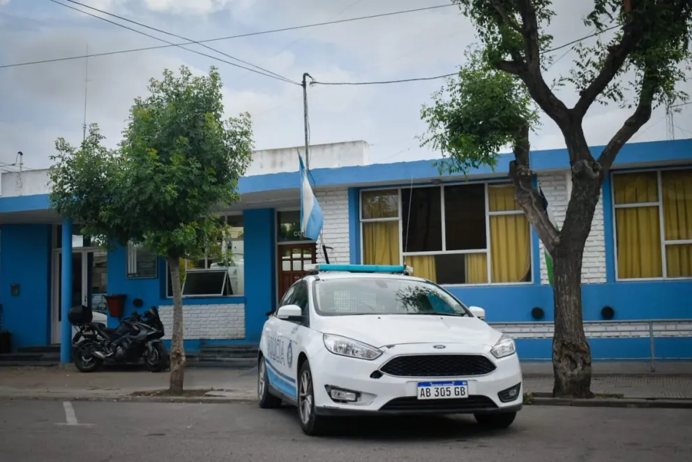 Quisieron robar un auto mediante acarreo pero al dueño lo salvó el freno de mano