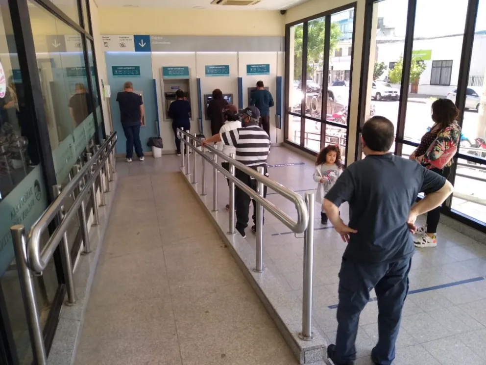 El Banco Nación tuvo jornada tranquila en el primer dia de atención sin turno
