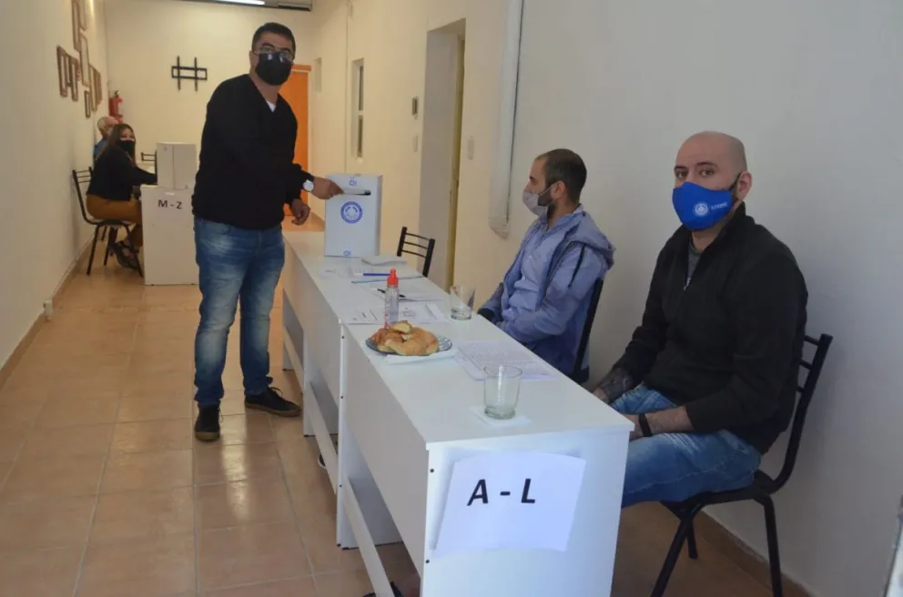 Con la participación del 50 por ciento del padrón, Urrutia fue reelecto en UTEDyC