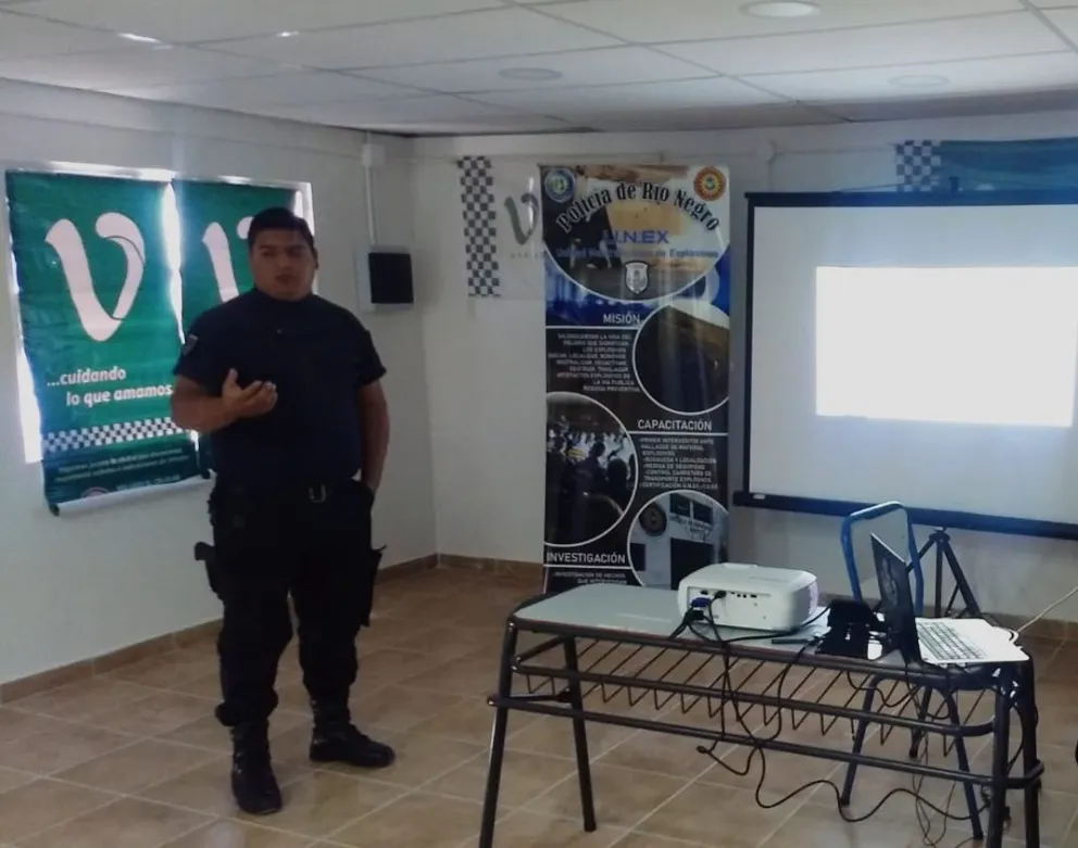 Inspectores de Viedma ya saben cómo actuar si aparece un artefacto explosivo