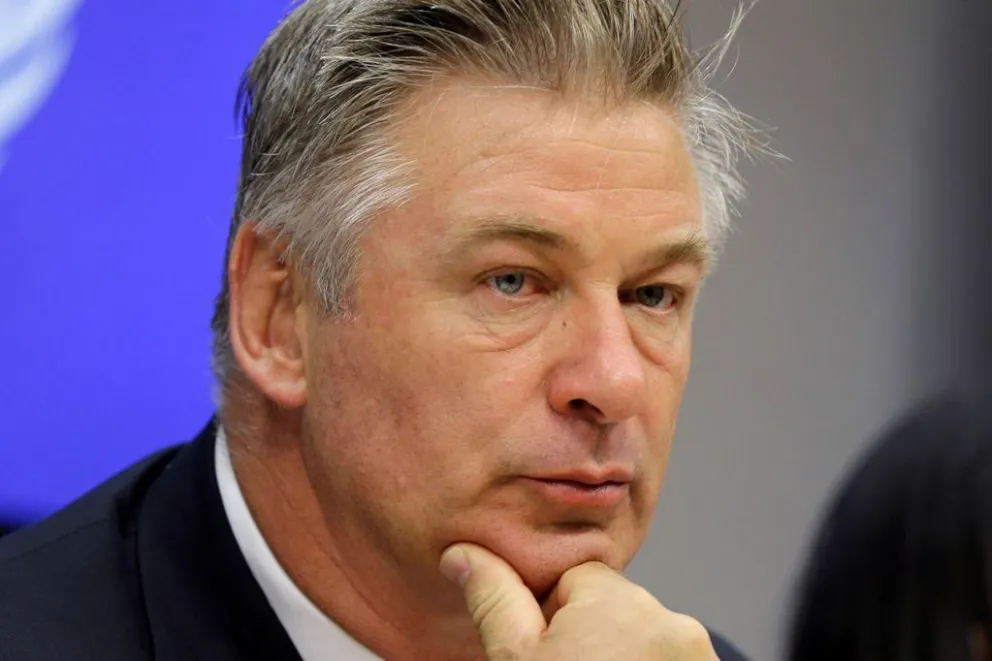 Alec Baldwin demandado tras matar por accidente en el set