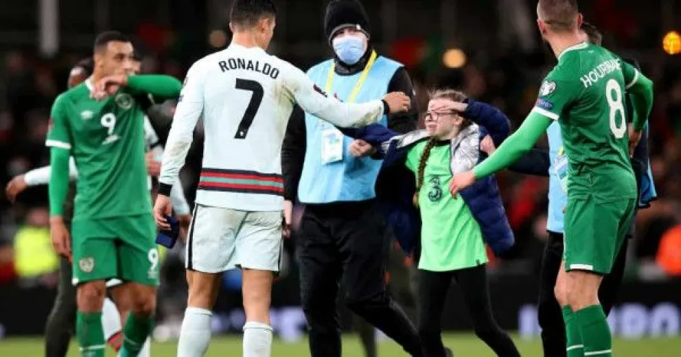 Video: Cristiano Ronaldo tuvo un gran gesto con una pequeña admiradora
