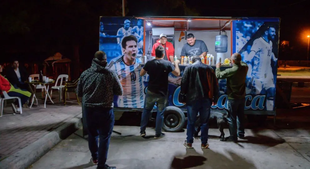 Los dueños de los carritos oponen resistencia al cambio de lugar y plantan bandera