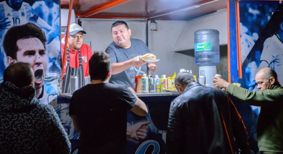 Para Honcharuk antes de la feria se podría comenzar con el traslado de los carros gastronómicos