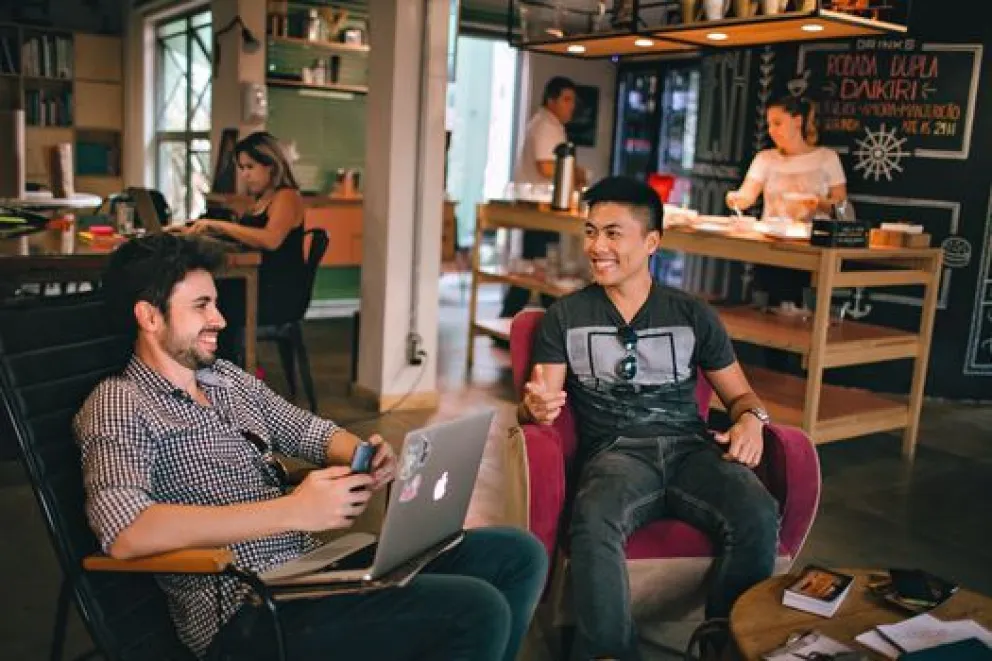 ¡Les encanta hablar con todo el mundo! Estos son los signos del zodíaco más “charlatanes”