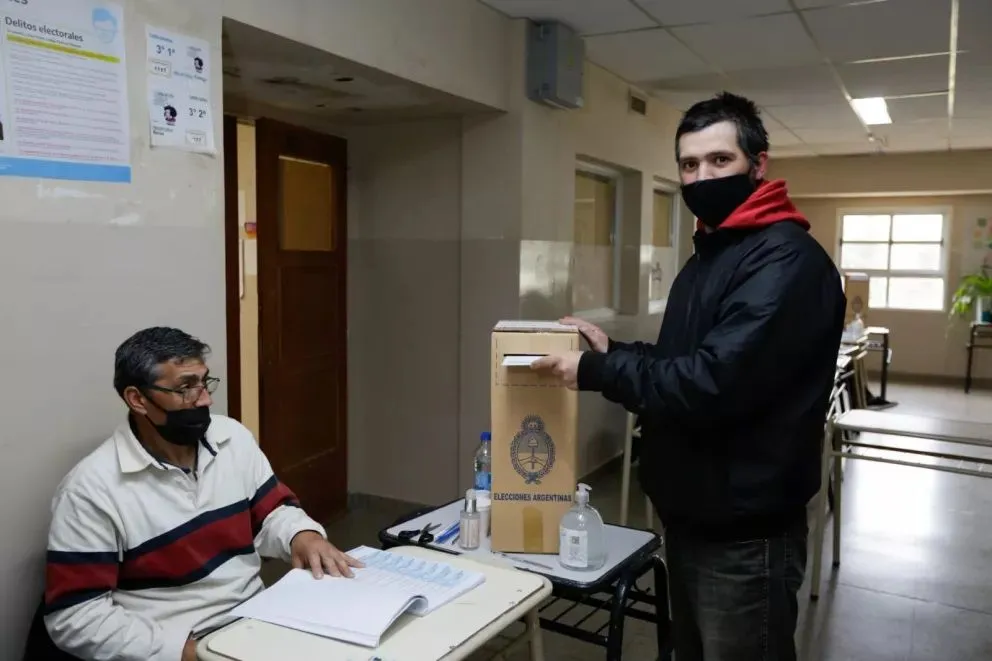 Un candidato rionegrino votó y se fue a trabajar