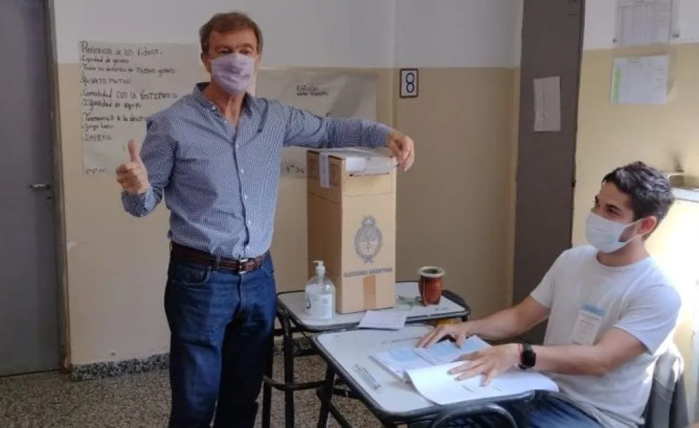 Tortoriello votó en Cipolletti: “Hoy puede empezar un nuevo país”