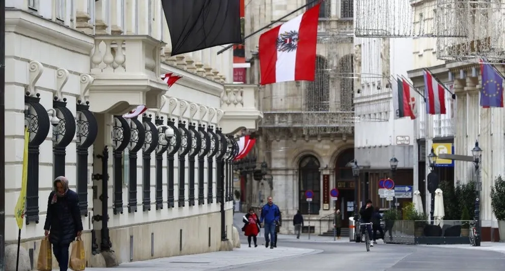 Adentro: Austria confina a los no vacunados por coronavirus ante el rebrote de casos