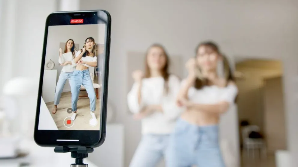 Cómo limitar el tiempo que las infancias pasan en las apps de videos 