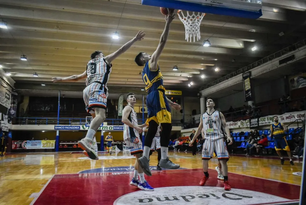 Pre-Federal: Atenas derrotó a Depo Viedma, terminó segundo y se definieron los cruces de playoffs