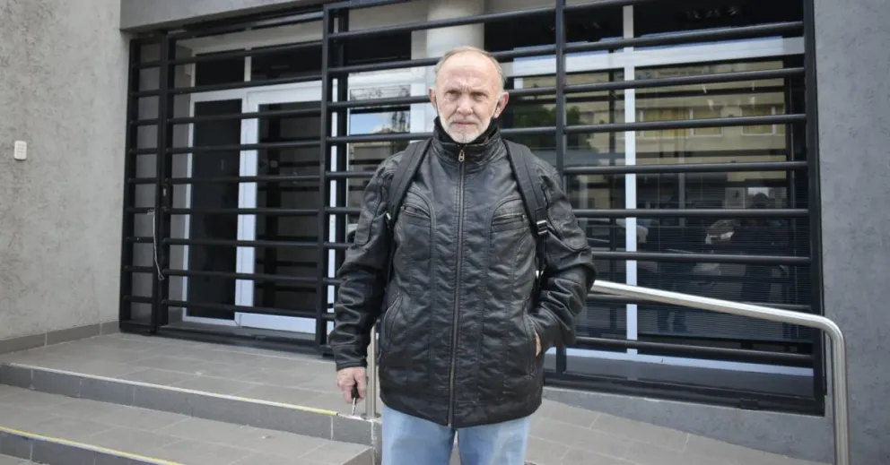 Fue a quejarse por el archivo de su causa y no lo atendieron por el Día del Empleado Judicial