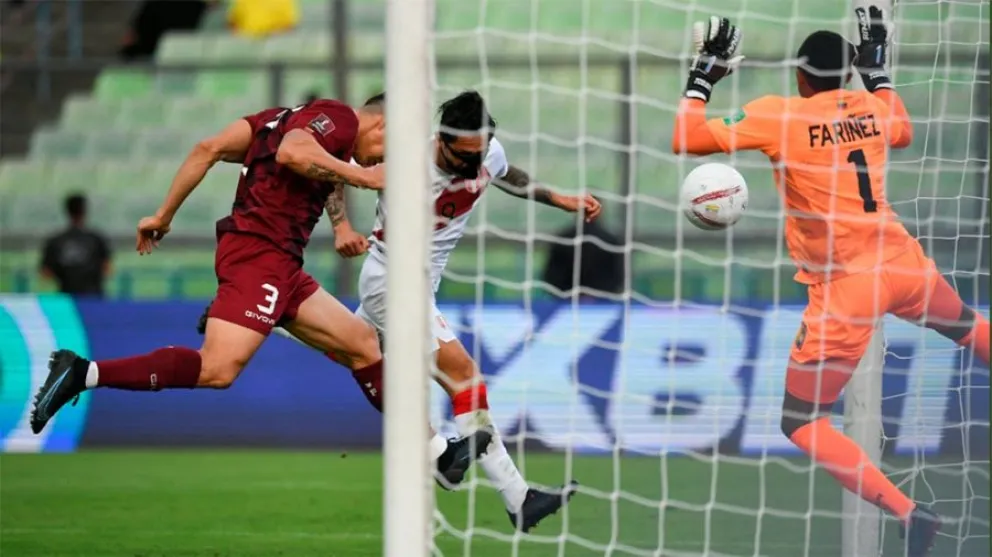 Triunfo valioso de Perú ante Venezuela en Caracas para ubicarse en zona de clasificación