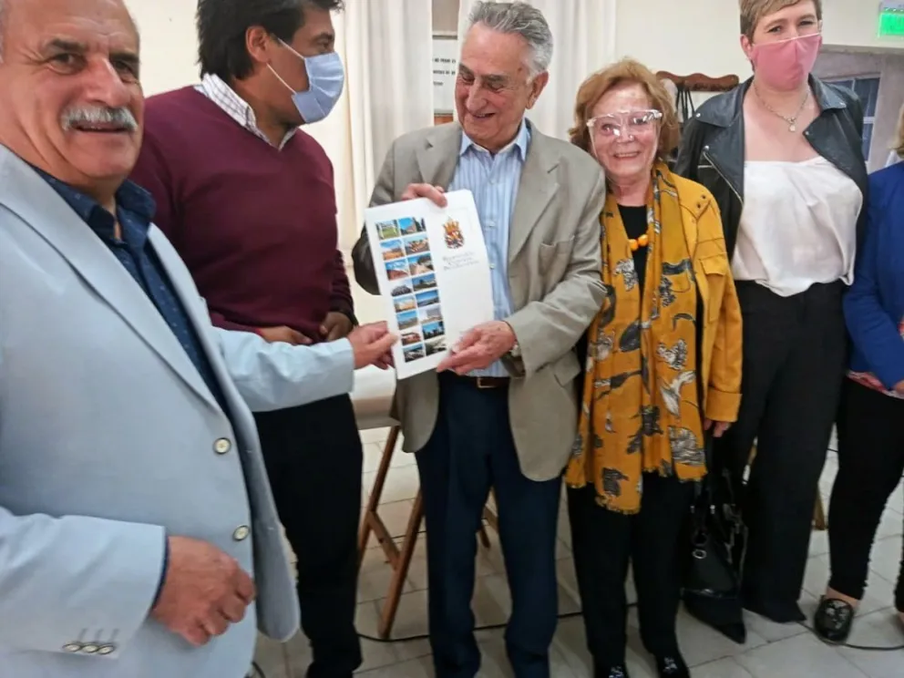 El Dr. Luis Urizar fue reconocido como "Ciudadano Ilustre"