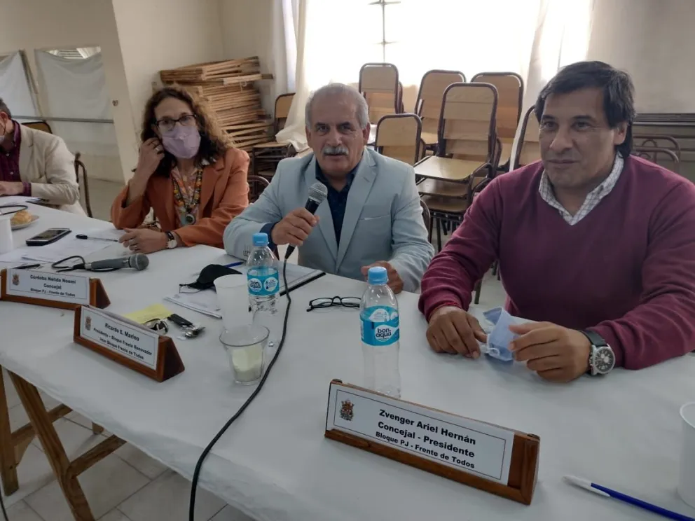 Emotiva sesión para Marino, la última en su pueblo, día de la militancia y el recuerdo de su hijo