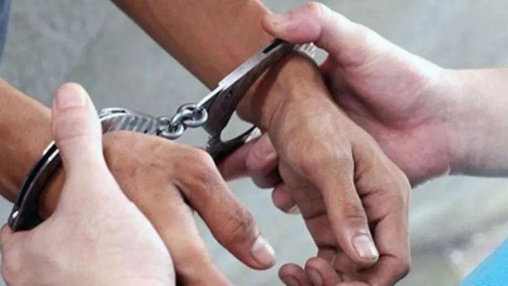 Detuvieron al hombre que compró una casa con el dinero donado para tratar el cáncer de su hijo