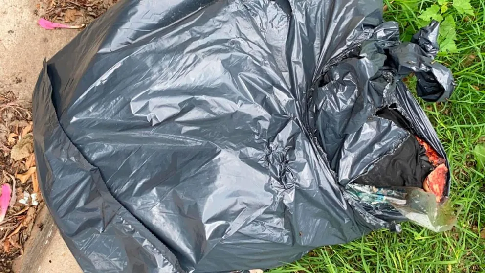 Lo pararon por actitud sospechosa y llevaba las cabezas de sus suegros en una bolsa 