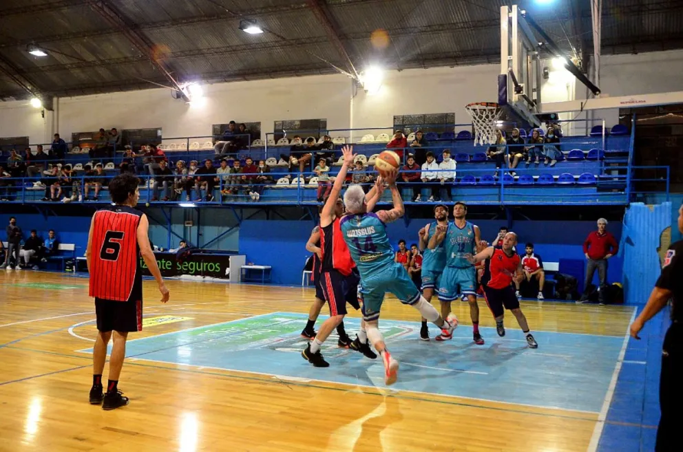 Ventaja albiceleste: Sol de Mayo superó a Villa Congreso y se puso 1-0 en la serie de semifinales