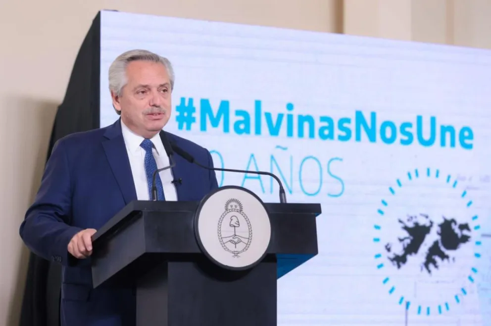 El presidente lanzó la Agenda Malvinas 40 años: “Que nadie nos quite el derecho sobre esa tierra”