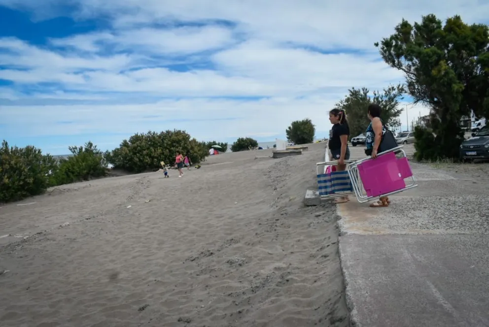 Un gastronómico ensució la playa de El Cóndor y confirmaron una fuerte multa
