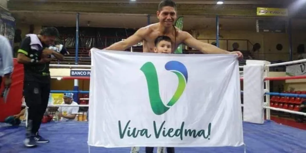 Video: el viedmense Canelo Cevalles aniquiló a su rival en el segundo round