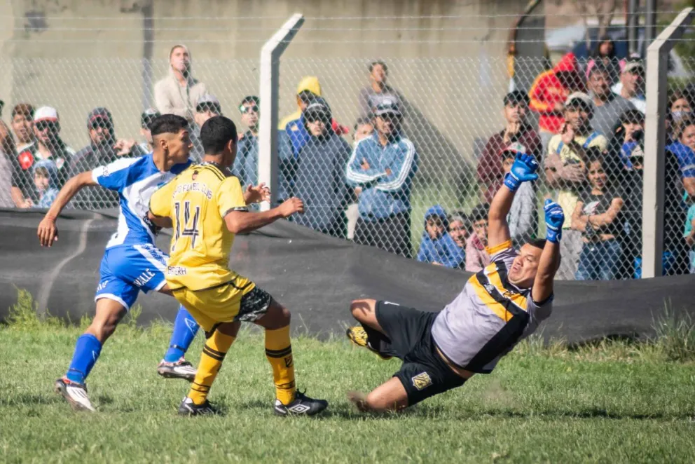 El clásico más popular de Viedma no tuvo dueño: Santo y Lavalle empataron 1 a 1 