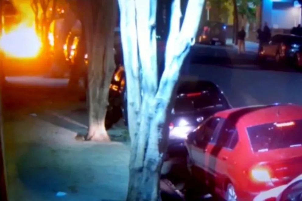 Ataque con bombas molotov a la sede de Clarín