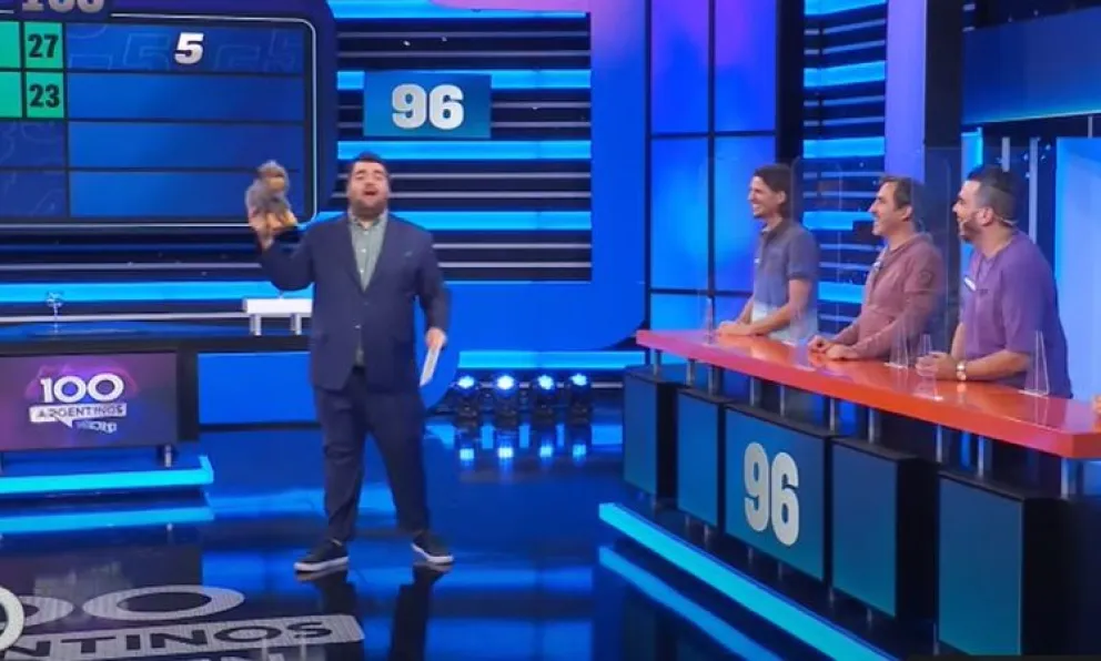 El insólito regalo que recibió Darío Barassi en "100 argentinos dicen"