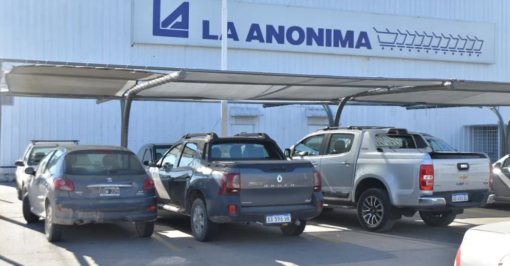 Robó un buzo en un supermercado de Viedma, fue detenida, y ahora deberá cumplir pautas de conducta