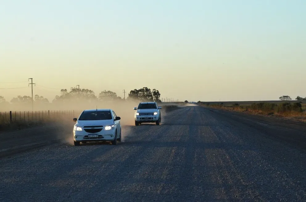 El camino a Bahía San Blas está en buen estado, pero no hay que confiarse