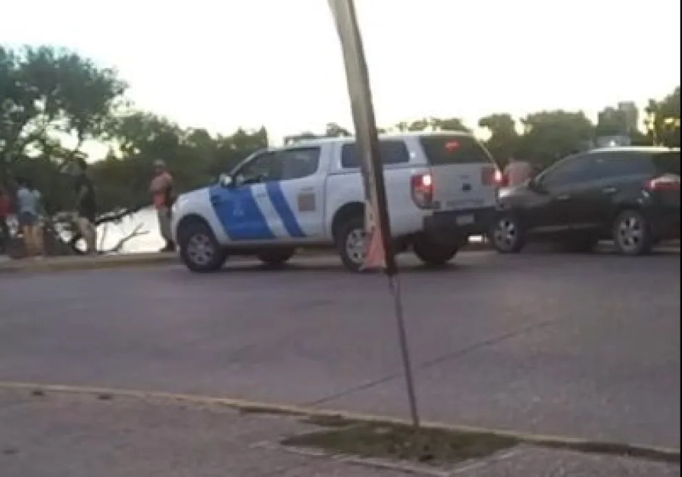 Buscan a un joven que desapareció bajo las aguas del río Negro