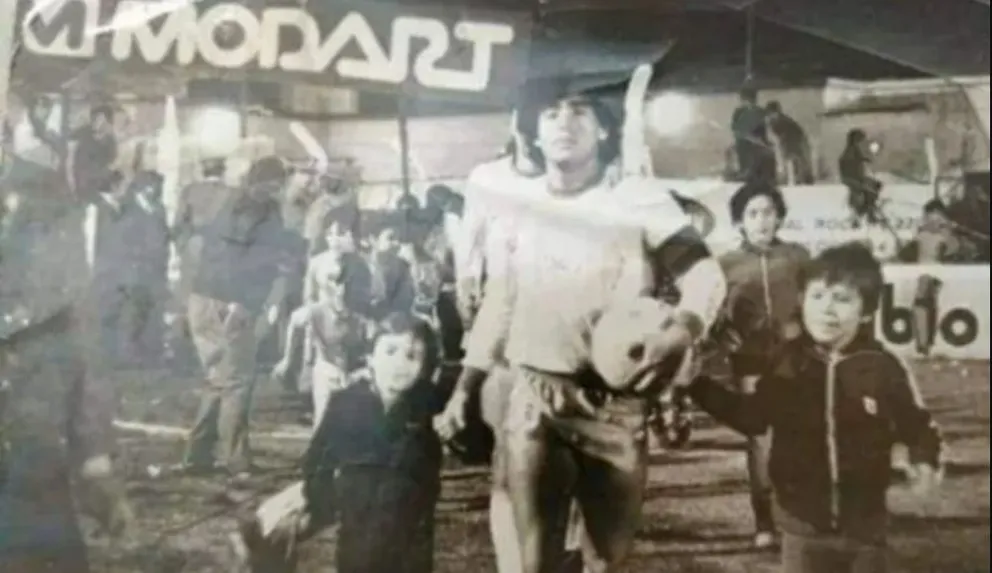 Un recuerdo inolvidable: El día que Diego desplegó su magia en suelo rionegrino