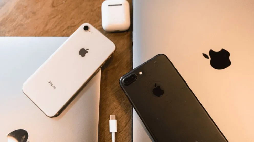 Subasta online de la Aduana: iPhones, Macbooks y consolas de videojuegos entre los destacados