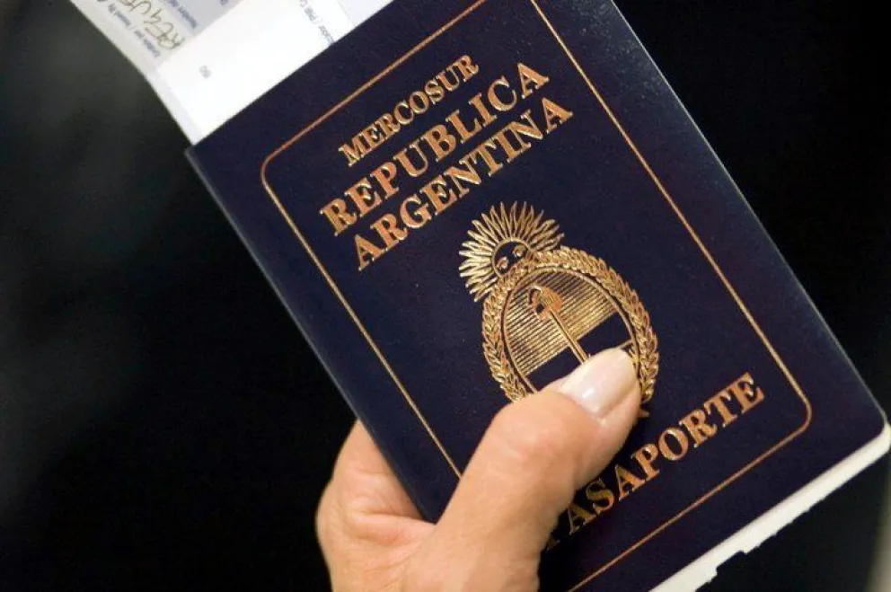 Más dificultades para viajar: sacar el pasaporte aumentó un 150%