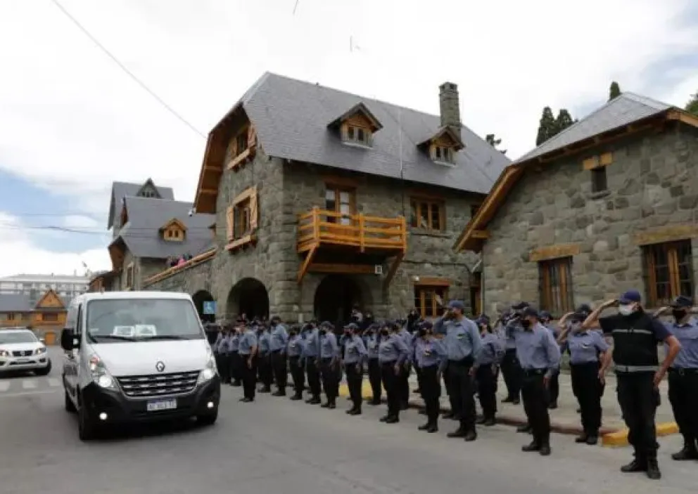 La Policía de Río Negro despidió a Ricardo y Tiziano Nieva fallecidos en la tragedia de la ruta 5
